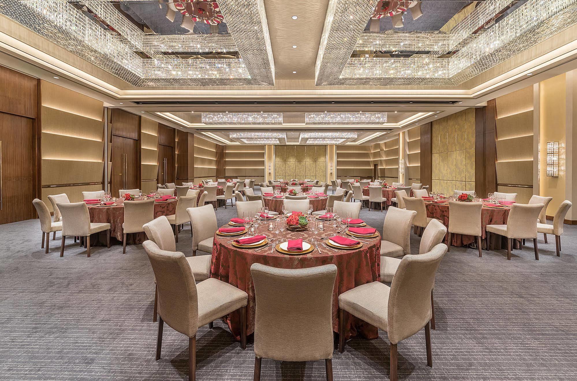 Ascott Bonifacio Global City Manila Taguig Exterior photo